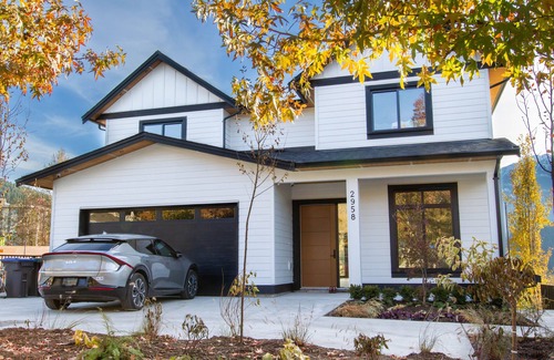 Squamish Maison | Mountain View Home w/ Gym, Sauna & Cold Plunge