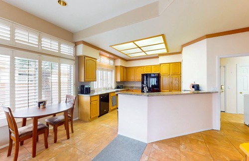 Rancho Vistoso Maison | Mountain-view home with on-site pool/hot tub, private yard, patio