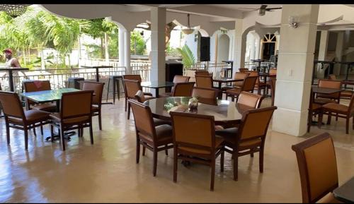 Vaudreuil Hôtel | Mountain View Hotel and Bar Restaurant