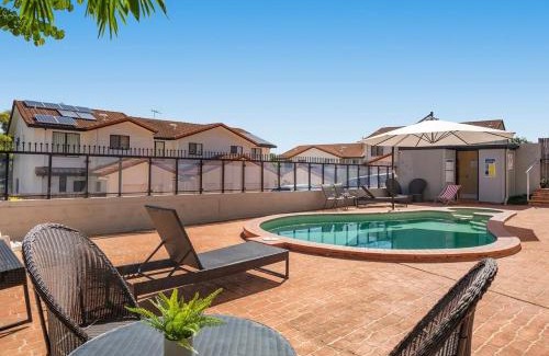 Mount Gravatt East Maison | Mountain view inner Brisbane secure townhouse