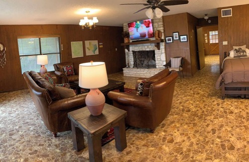 Barksdale Cabine | Mountain View Lodge- Riverfront 23-Acre Ranch