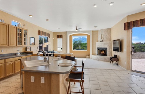 Oro Valley Maison | Mountain View Retreat- Gorgeous Pools