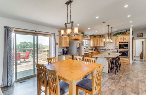 Lander Maison | Mountain-View Retreat in Lander w/ Private Yard!