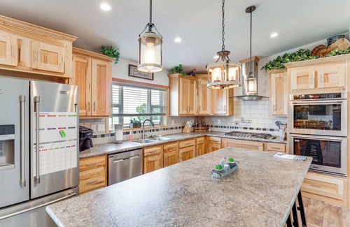 Lander Maison | Mountain-View Retreat in Lander w/ Private Yard!
