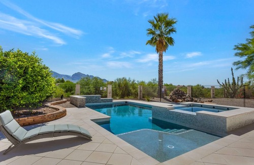 Oro Valley Maison | Mountain View Retreat by Casago