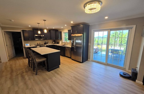 Manset Maison | Mountain view home - views of Acadia mountains and harbor on the edge of town