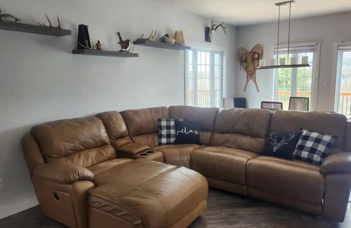 Papineau Regional County Municipality Maison | Mountain View with a HotTub, 7 mins-LacSimon