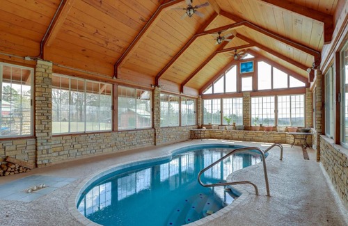 Fairfield Bay Maison | Mountain Views and Shared Pool Ozarks Family Home