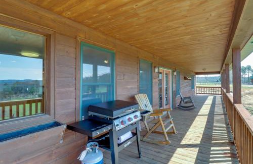 Fairfield Bay Maison | Mountain Views and Shared Pool Ozarks Family Home