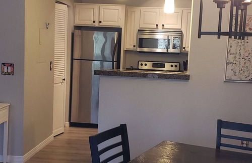 Oro Valley Copropriété | Mountain views await in this newly renovated condo in Oro Valley