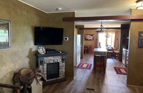Lawton Maison | Le Bunkhouse Lodge est une retraite luxueuse dans les montagnes Wichita