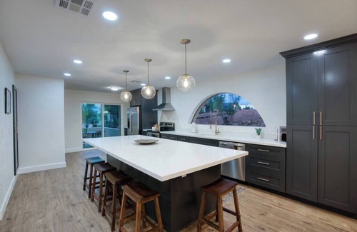 Fountain Hills Maison | 5BR-Mountain views - heated pool, spa, game room