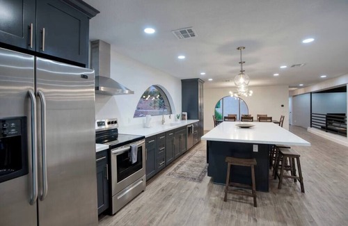 Fountain Hills Maison | 5BR-Mountain views - heated pool, spa, game room