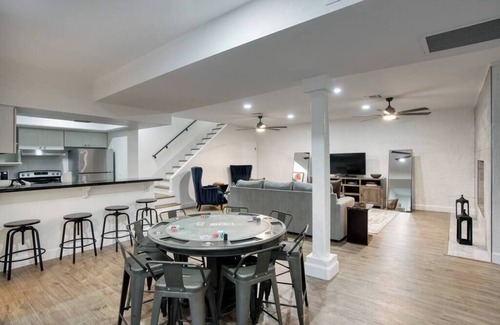 Fountain Hills Maison | 5BR-Mountain views - heated pool, spa, game room