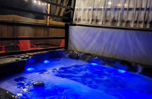 South Bruce Peninsula Maison | Movie Themed House with mini-Arcade & Hot Tub