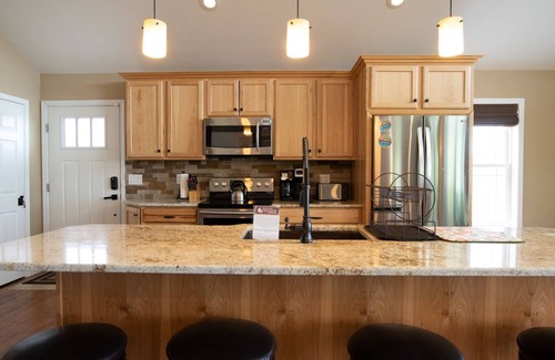 Lodi Maison | Moxie on the Lake: Relaxing Pet Friendly Seneca Lake Getaway!