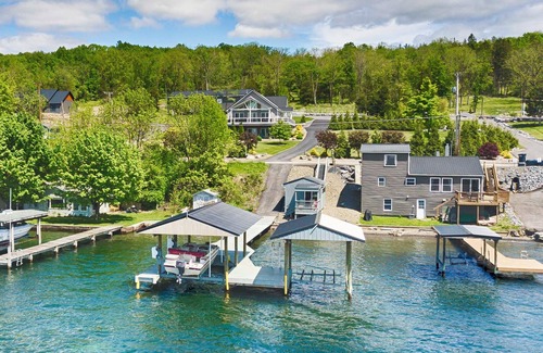 Lodi Maison | Moxie on the Lake: Relaxing Pet Friendly Seneca Lake Getaway!