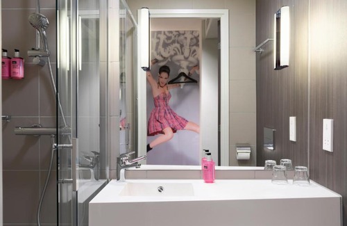 Custom House Hôtel | Moxy London Excel