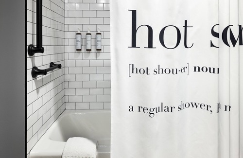 Old Market Hôtel | Moxy Omaha Downtown