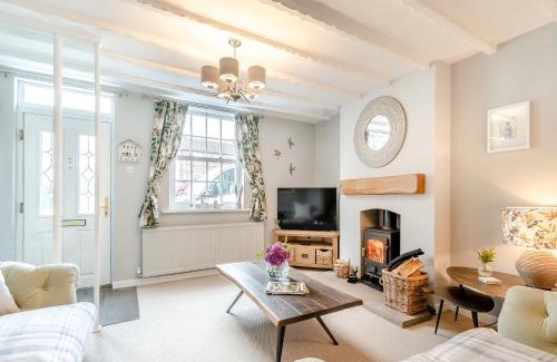 Lund Maison | Mrs Cracker's Cottage