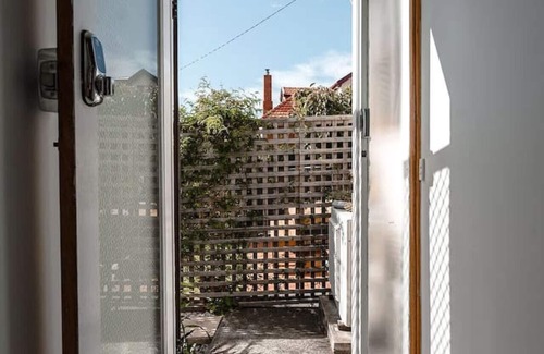 Battery Point Cottage | Ms Sophia's Studio Apartment - Historic Battery Pt