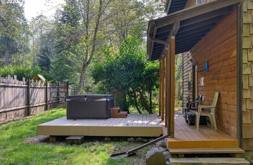 Welches Maison | Mt. Hood Hideaway: Hiking, harmony, hot tub, and access to the hill!