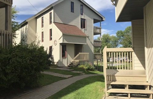 Magog Appartement | Mt-Orford ski 8.5Km. Walk to old Magog! Lake view w/pools, hot tub, sauna! Quiet
