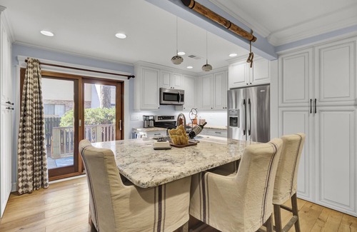 Mount Pleasant Maison | Mt Pleasant Townhouse, w/Deck and 1 mile from the beach.