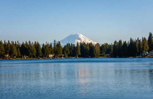 Lake Morton-Berrydale Maison | Mt. Rainier view from Lake Morton