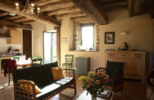 Saint-Germain-en-Cogles Cottage | MT ST MICHEL, FOUGERES 4 pers. Tranquilité, espace pour toute la famille.