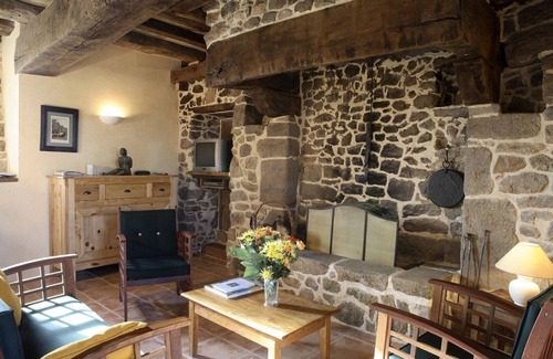 Saint-Germain-en-Cogles Cottage | MT ST MICHEL, FOUGERES 4 pers. Tranquilité, espace pour toute la famille.