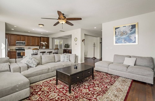 Reno Maison | Mt Views 5 Beds 3 Baths Home: Open FloorPlan 20 mins to Mt Rose 35 Mins to Tahoe