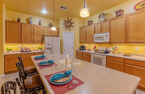 Gold Canyon Maison | Mt VIEWS, Trails & Golf Oasis, Resort Amenitie: Htd POOL, Spa, Putt Green, 3 Mt Bikes