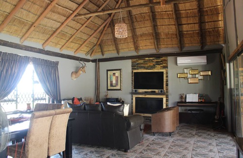 Dr JS Moroka Cabine | Mthembuskloof Country Lodge