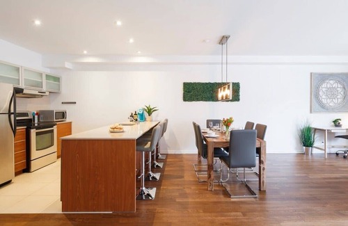 Plateau Mont Royal Appartement | Suite n ° 2: Premier Plateau, Netflix, A / C, 3 grands lits, idéal pour les familles