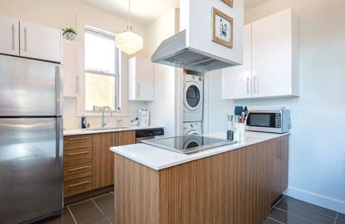 Mile End Appartement | Chic Laurier: emplacement idéal sur le Plateau / Mileend, parking$, Netflix!!