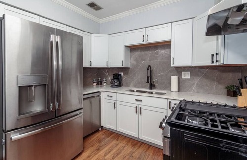 Old Town Appartement | MTM Fully Furnished Rental in Old Town - 2 beds
