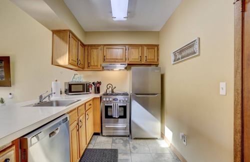 Vernon Copropriété | Mtn Creek Resort Condo - Mountain Bike, Hike, Golf, Swim, Legoland, NYC 1 Hour