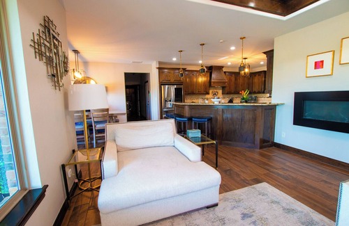 Lawton Maison | Mtn Escape Pool, Hot Tub, Fire Pit, Pet OK!