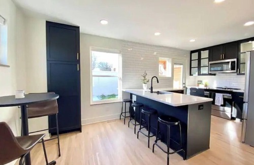 Grandview Heights Maison | 🌲 Mtn Mod Townhome w/City Views-Unmatched Location