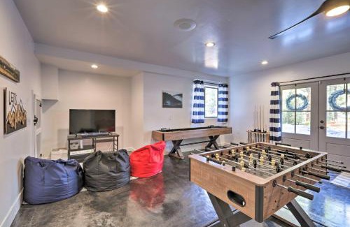 Kachina Village Maison | Mtn-View Cabin with Game Room and Deck in Flagstaff