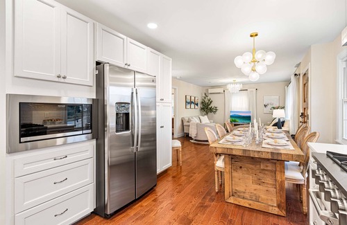 Bennington Maison | Mtn Views, 3 King Beds, Game Room, Chef's Kitchen