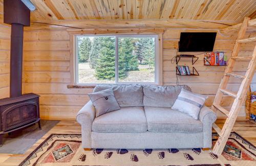 Trout Creek Appartement | Mtn Views and Fireplace Cozy Trout Creek Tiny Home
