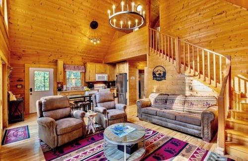 Roseland Cabine | Mtn Views~Fire Pit~King Bed~Lake~Breweries 1 mi!