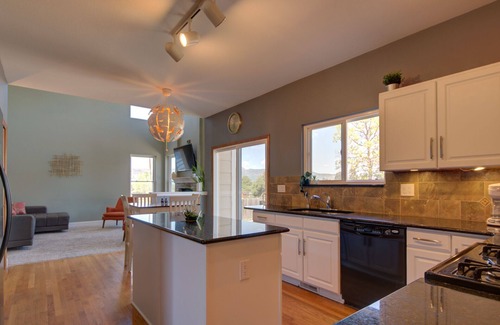 Briargate Maison | Mtn Views, Quiet Oasis,king Beds+Centrally Located