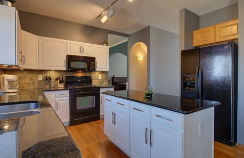 Briargate Maison | Mtn Views, Quiet Oasis,king Beds+Centrally Located