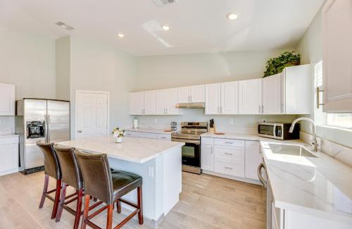 Casa Grande Maison | Mtn Views Spacious Family Home in Casa Grande!