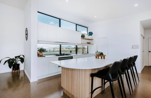 Bombira Maison | Mudgee Haven Stunning Terra Modern Design