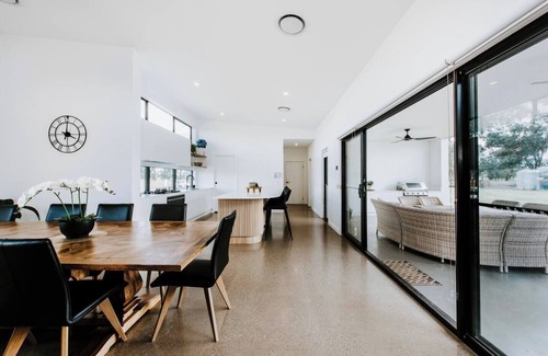 Bombira Maison | Mudgee Haven Stunning Terra Modern Design