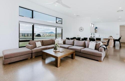 Bombira Maison | Mudgee Haven - Stunning Terra Modern Design